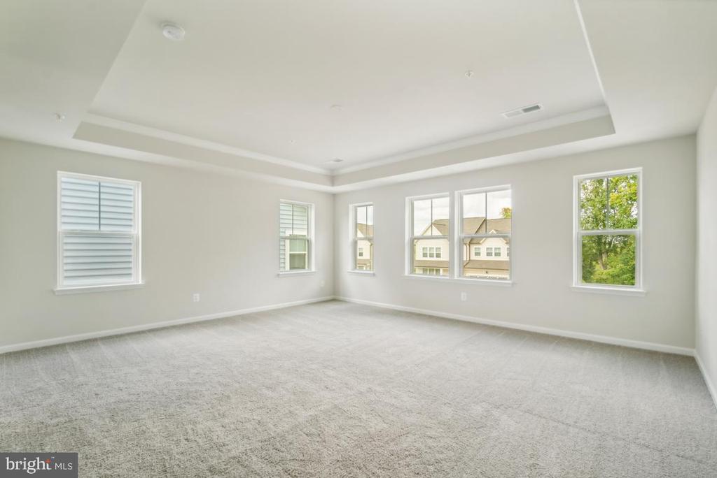 10005 Selkie Ln