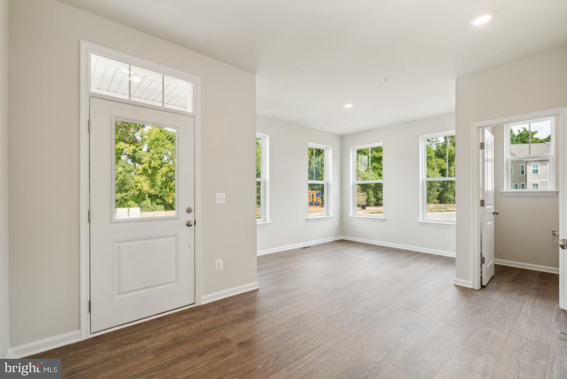10005 Selkie Ln