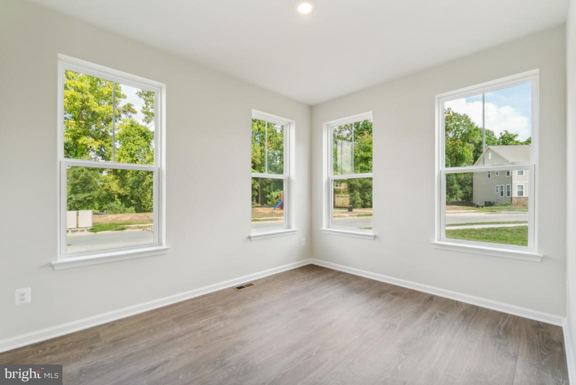 10005 Selkie Ln