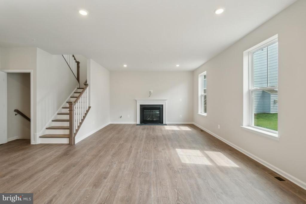 10005 Selkie Ln
