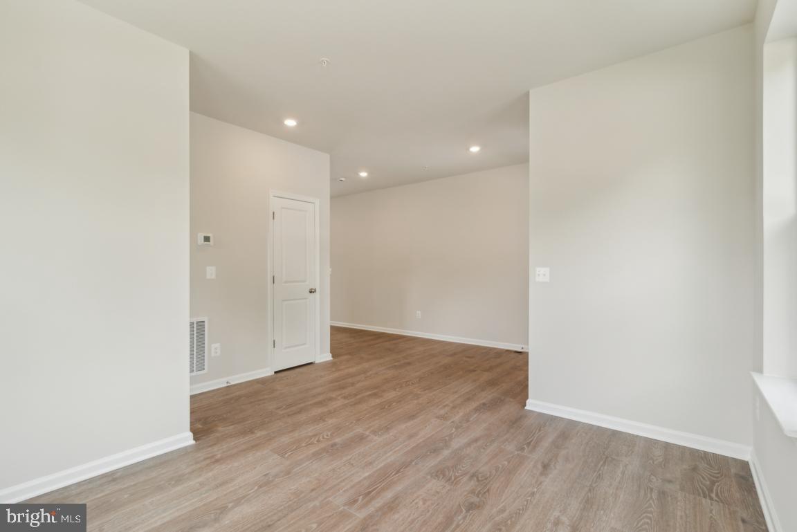 10005 Selkie Ln