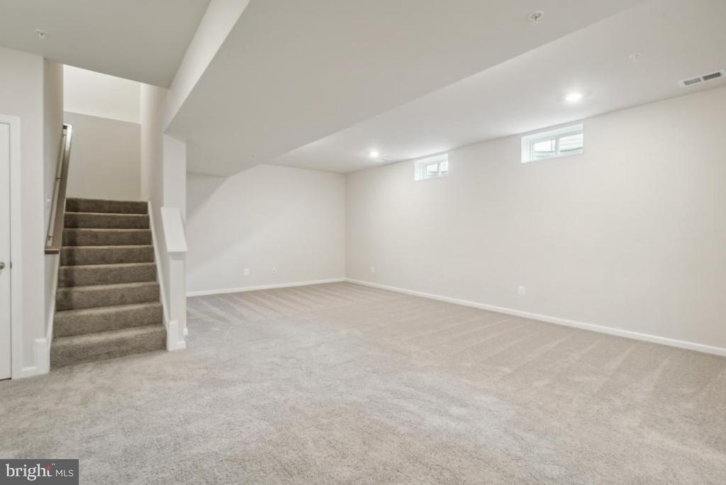 10005 Selkie Ln