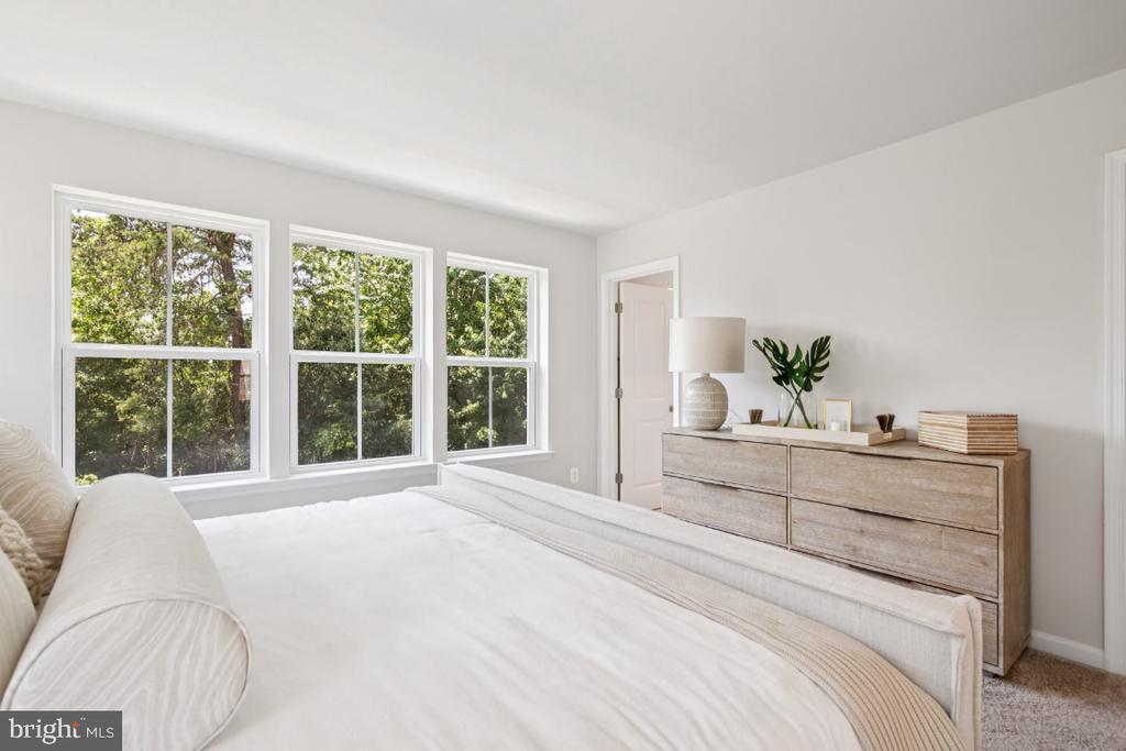 9608 Killenney Pl