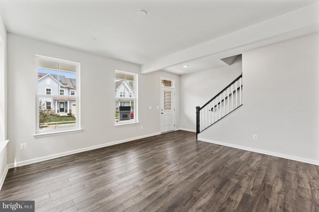 9907 Obin Ln