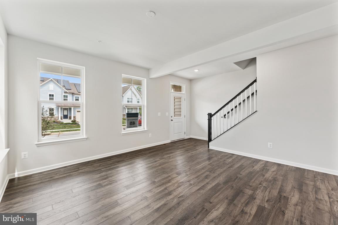 9907 Obin Ln