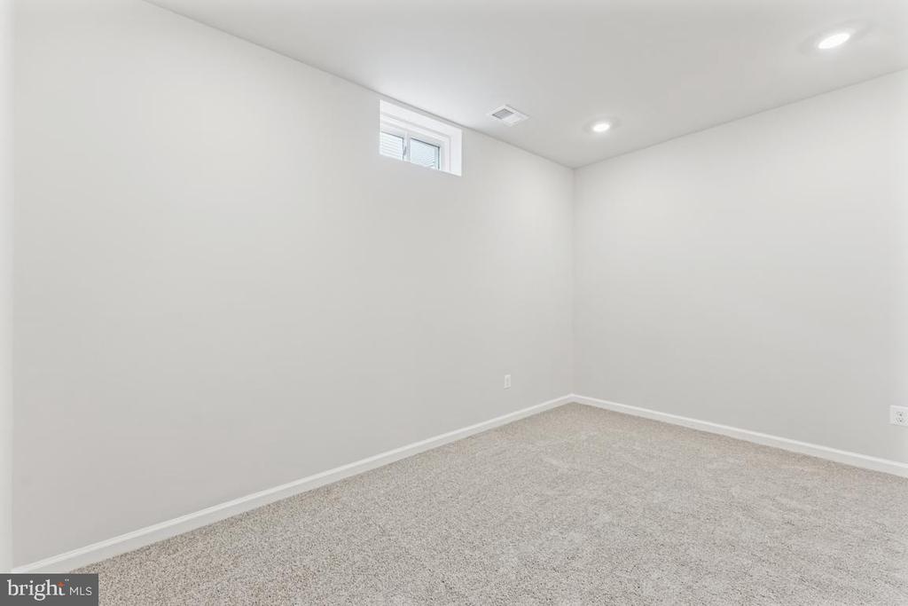 9907 Obin Ln