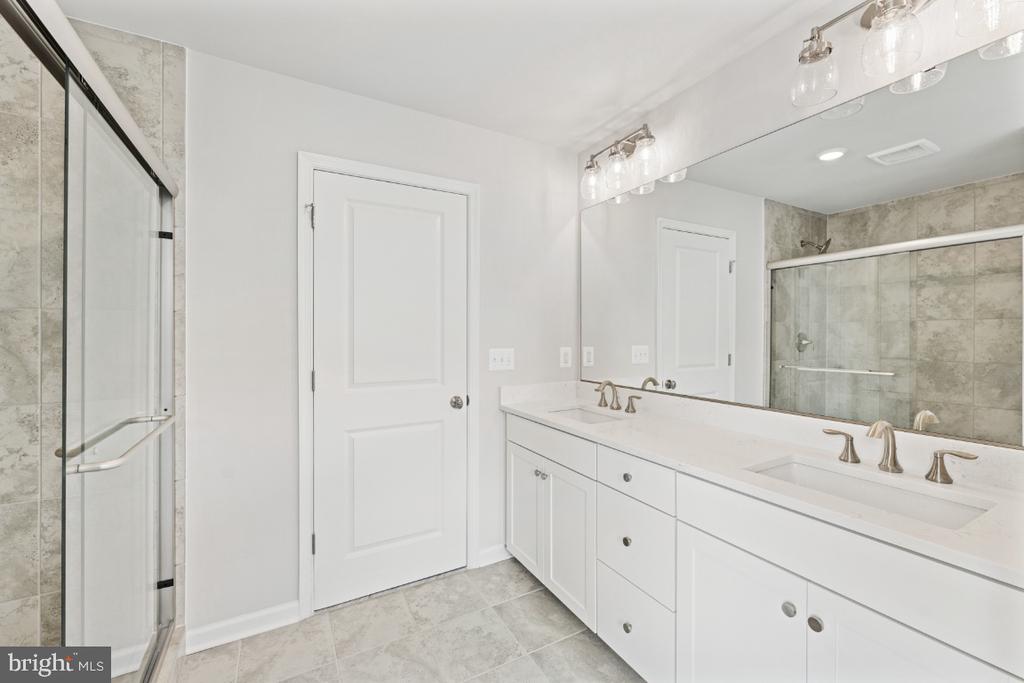 9903 Obin Ln