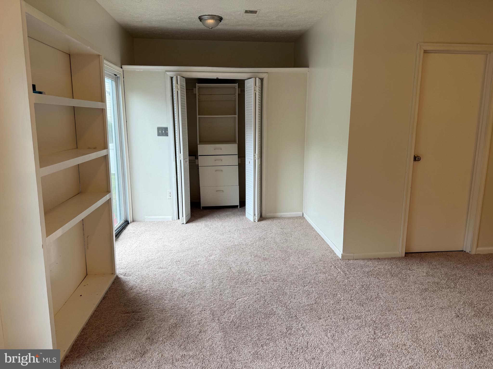 1048 Chesapeake Ct