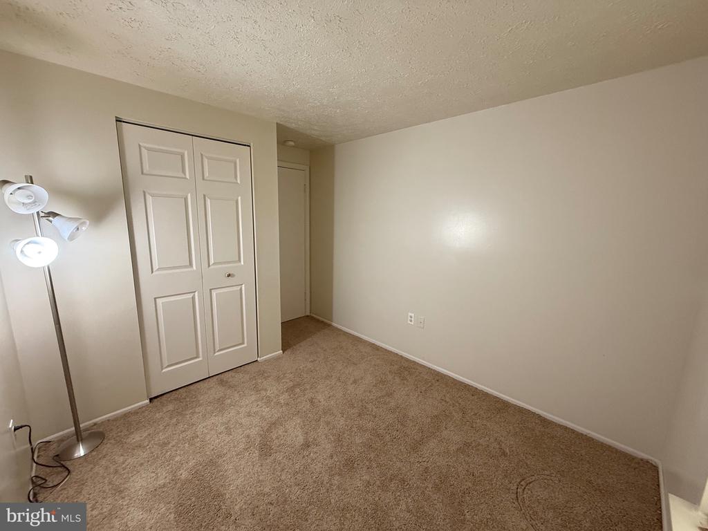1048 Chesapeake Ct