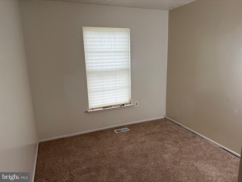 1048 Chesapeake Ct