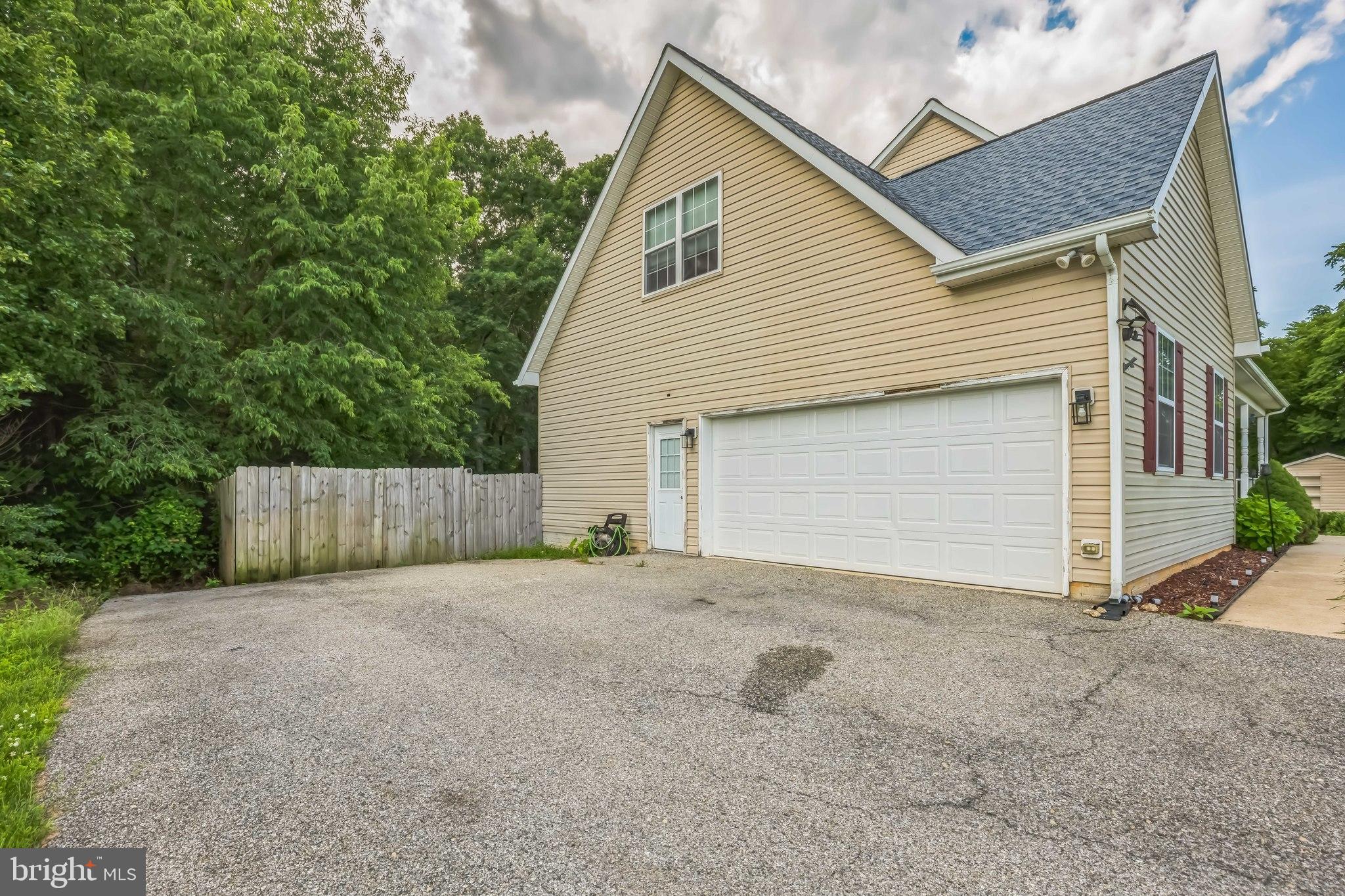 1645 Green Manor Dr