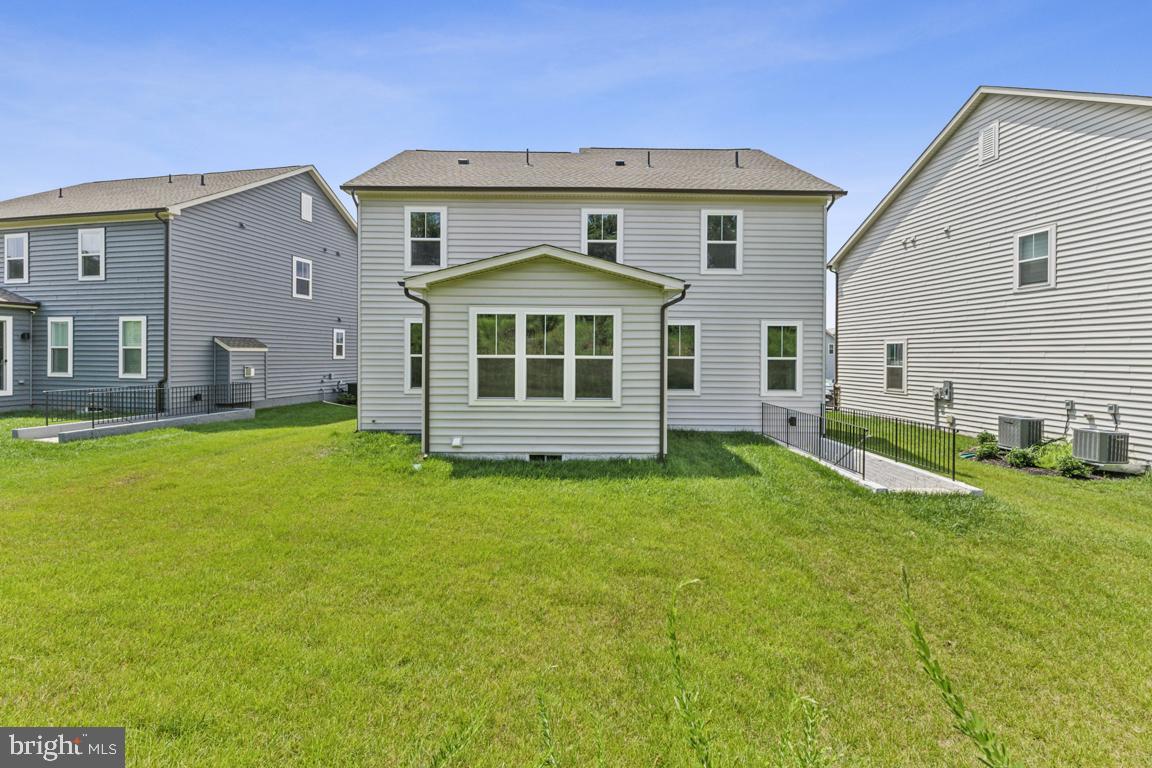 9898 Selkie Ln