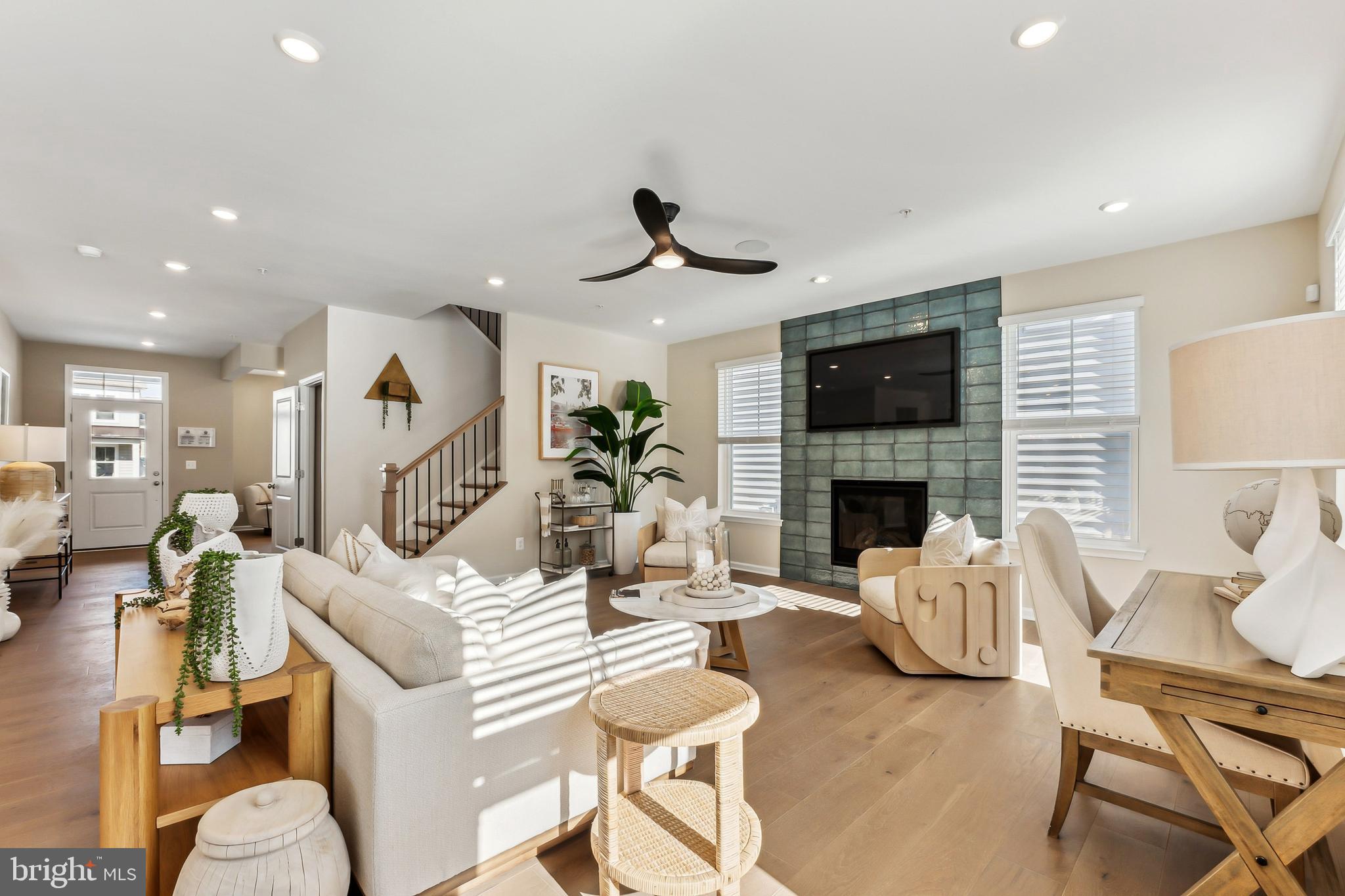 9895 Obin Ln