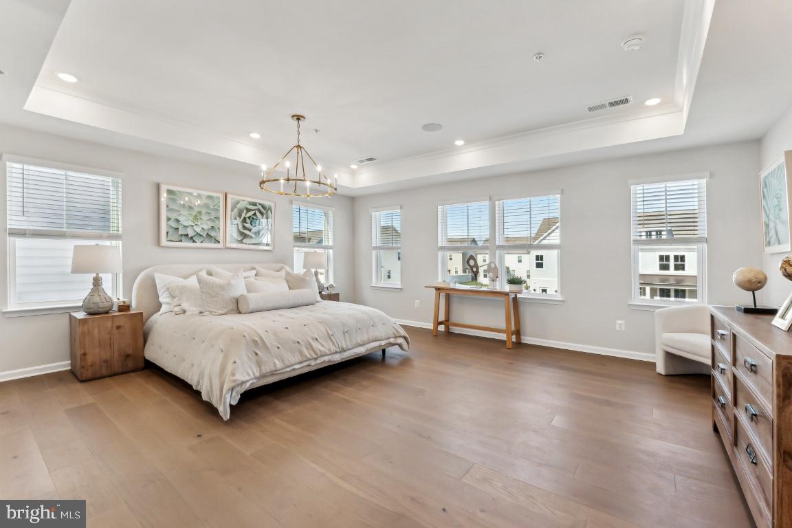 9804 Stonehaven Ct
