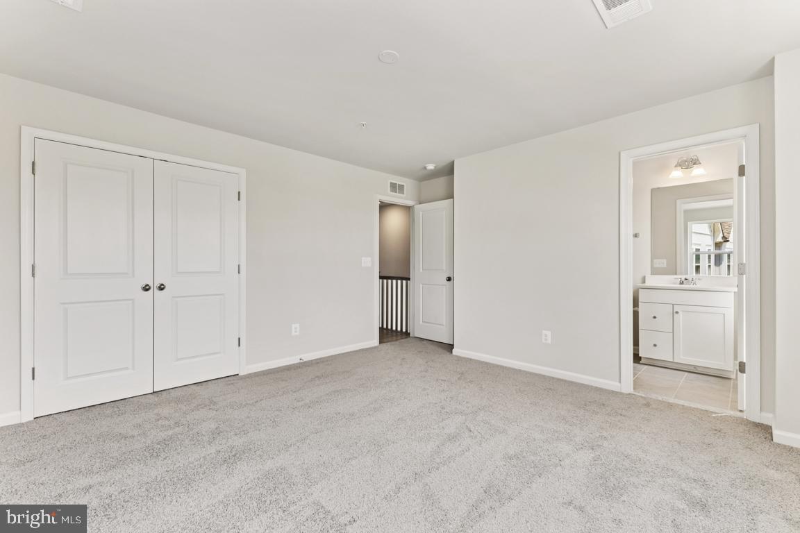 9809 Stonehaven Ct