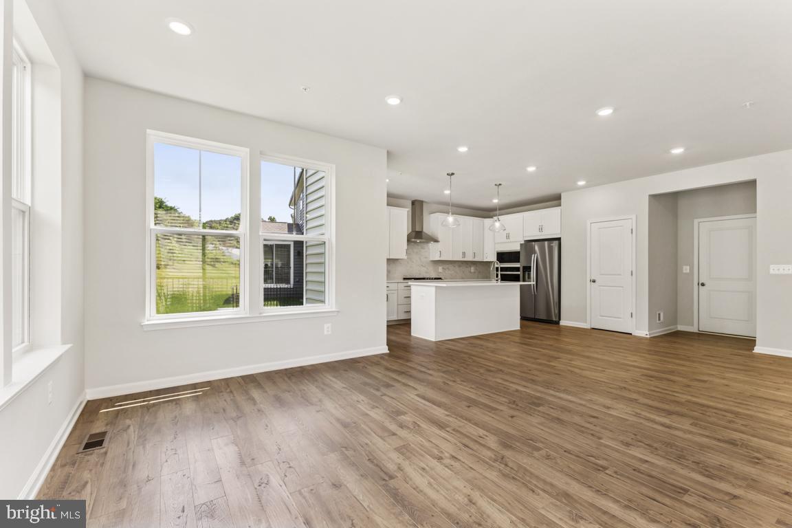 9809 Stonehaven Ct