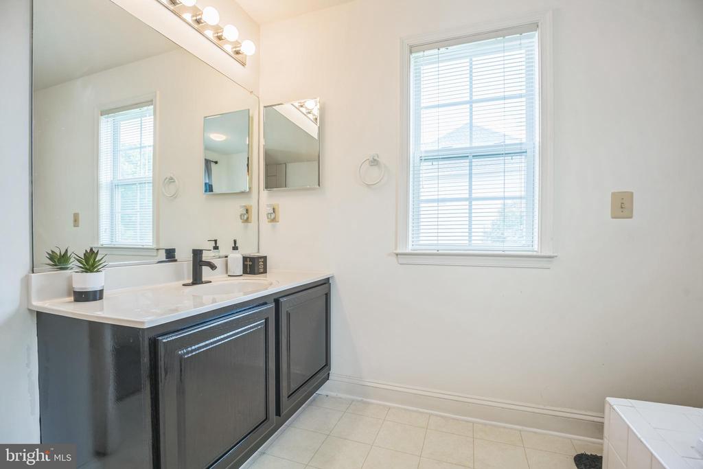 1005 AGRICOPIA DR