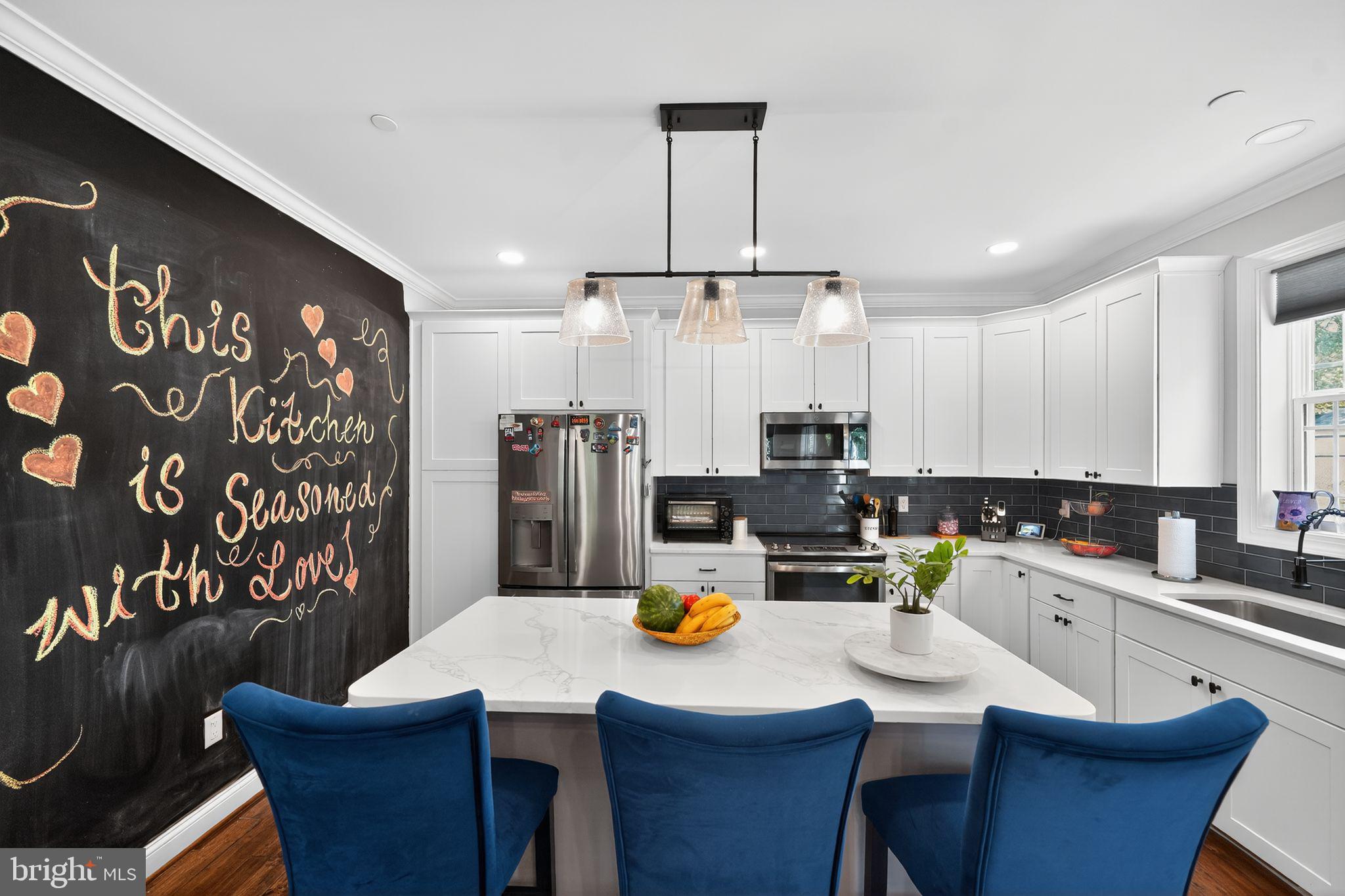 12123 RIVERVIEW DRIVE