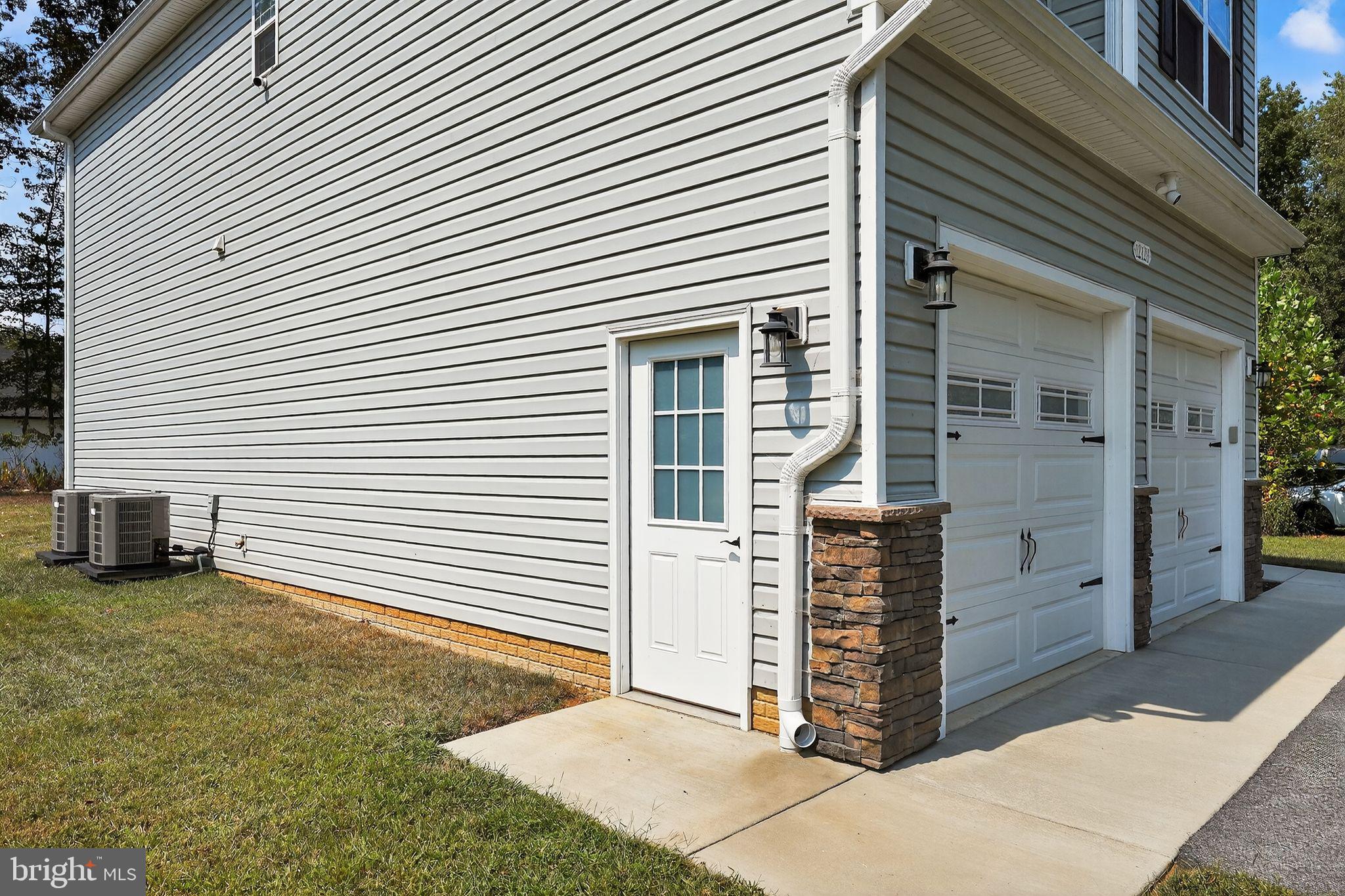 12123 RIVERVIEW DRIVE