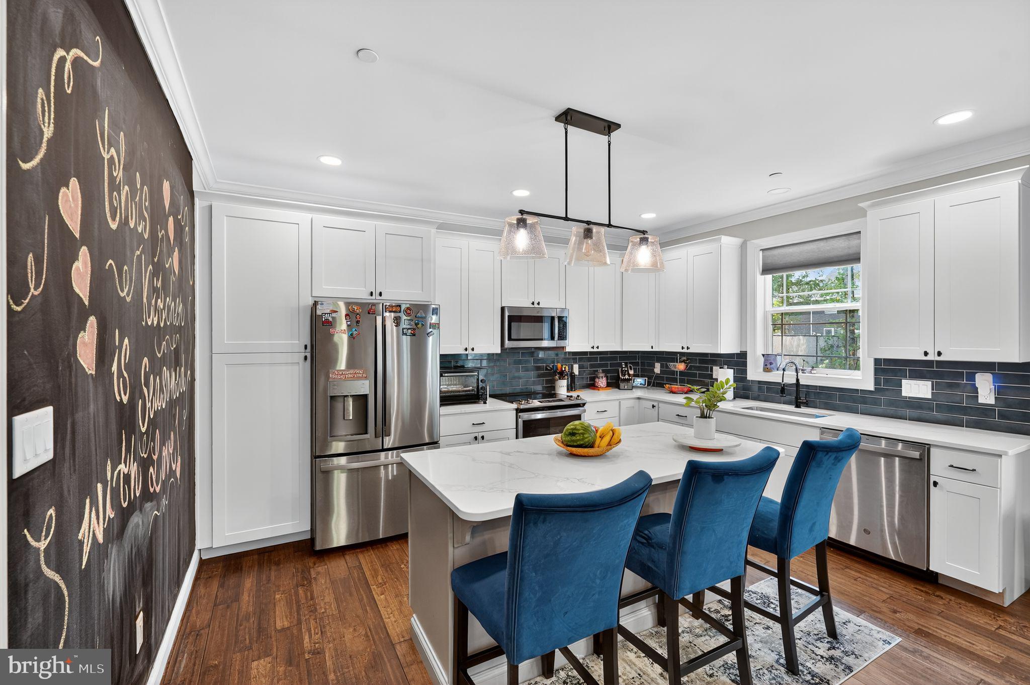 12123 RIVERVIEW DRIVE