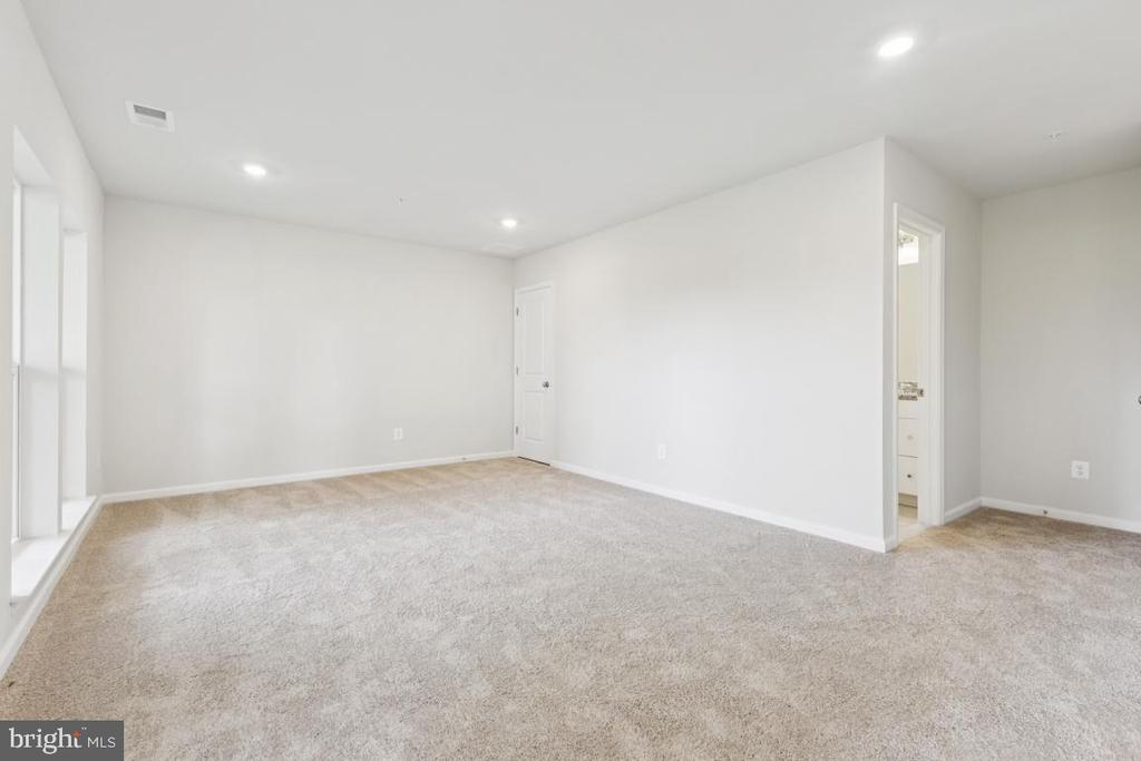 9734 GAELIC PLACE