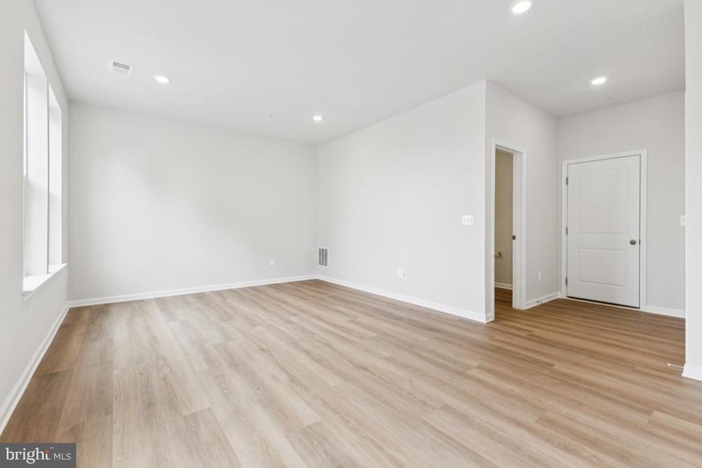 9734 GAELIC PLACE