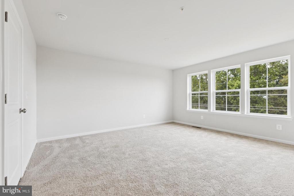 9734 GAELIC PLACE