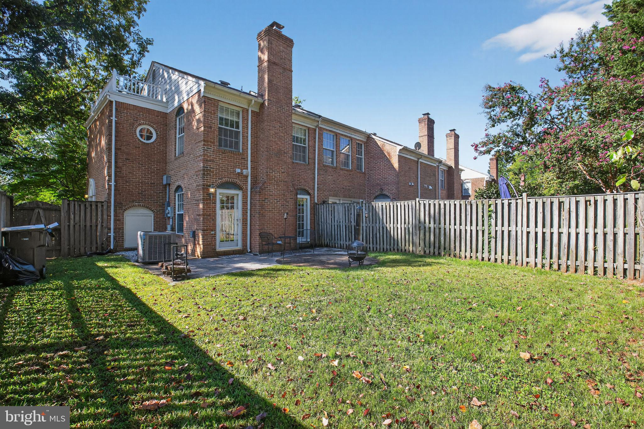201 HEATHER COURT