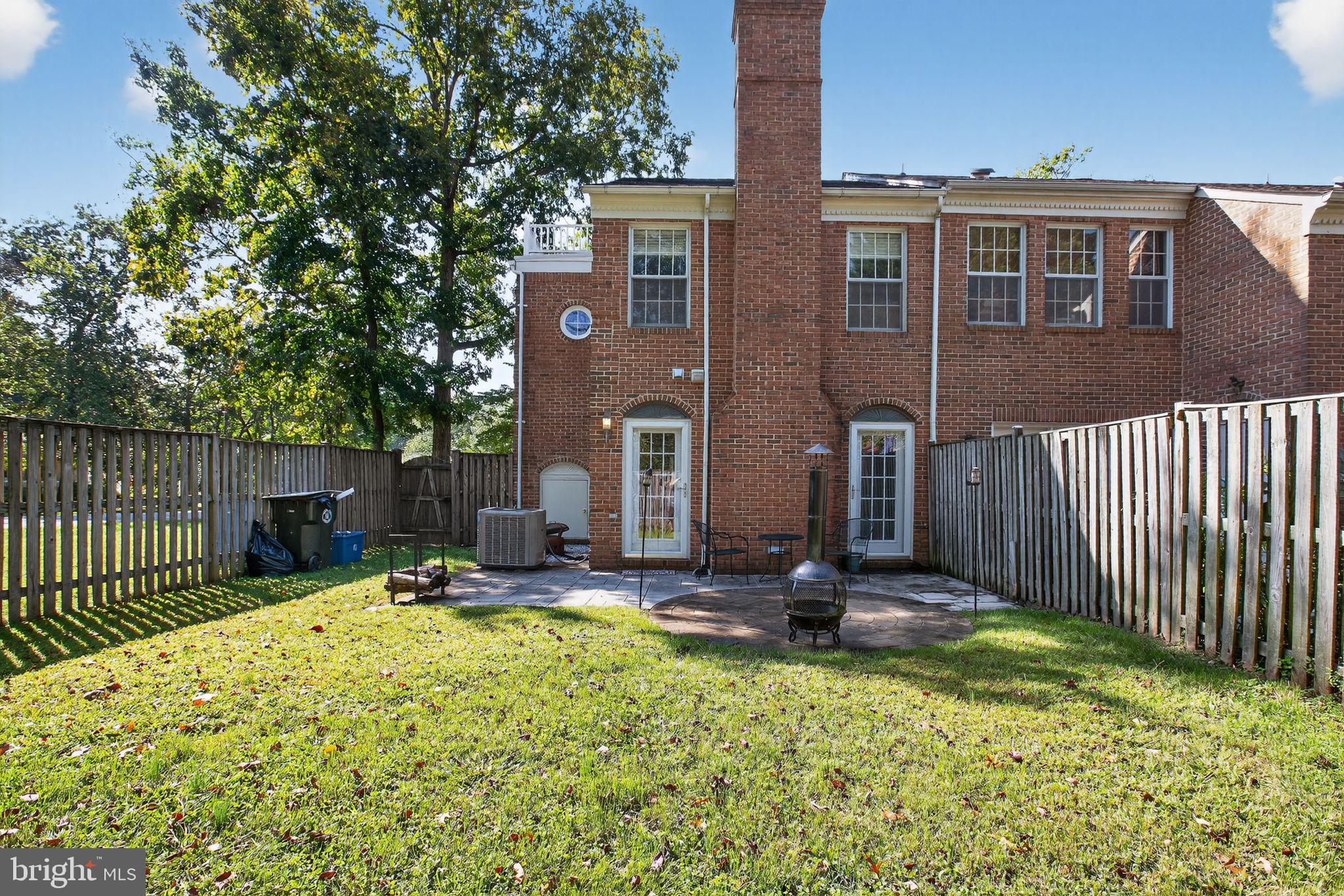201 HEATHER COURT
