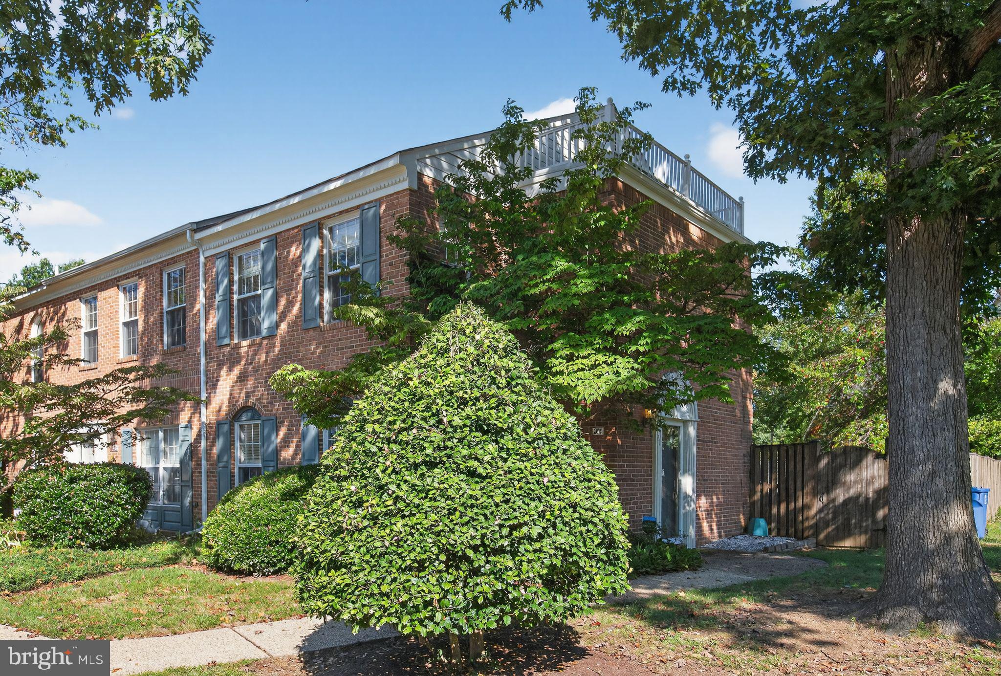 201 HEATHER COURT