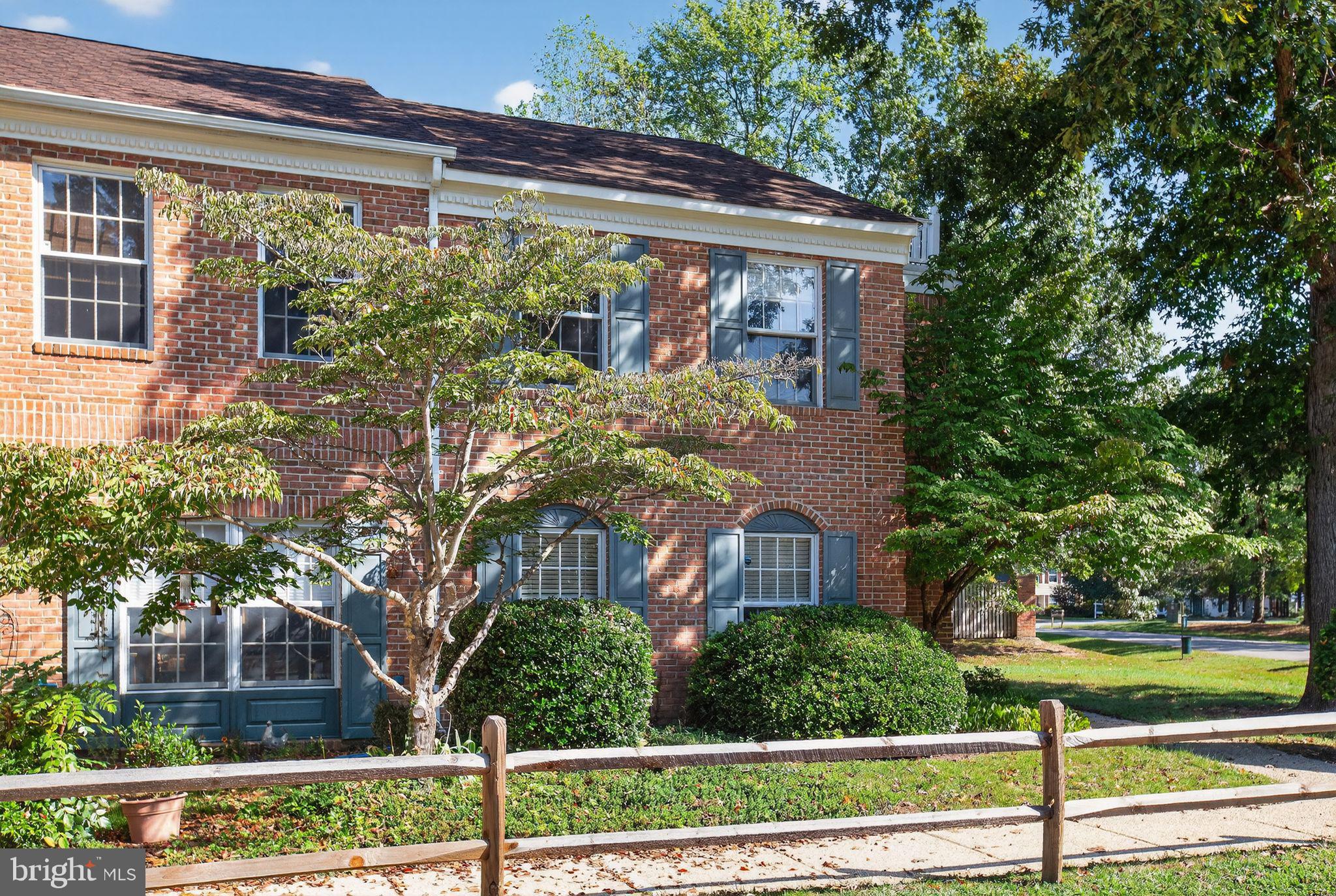 201 HEATHER COURT