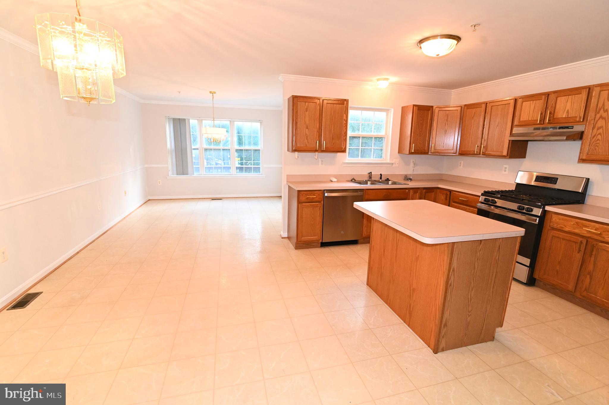 7913 HEATHERLEIGH PLACE