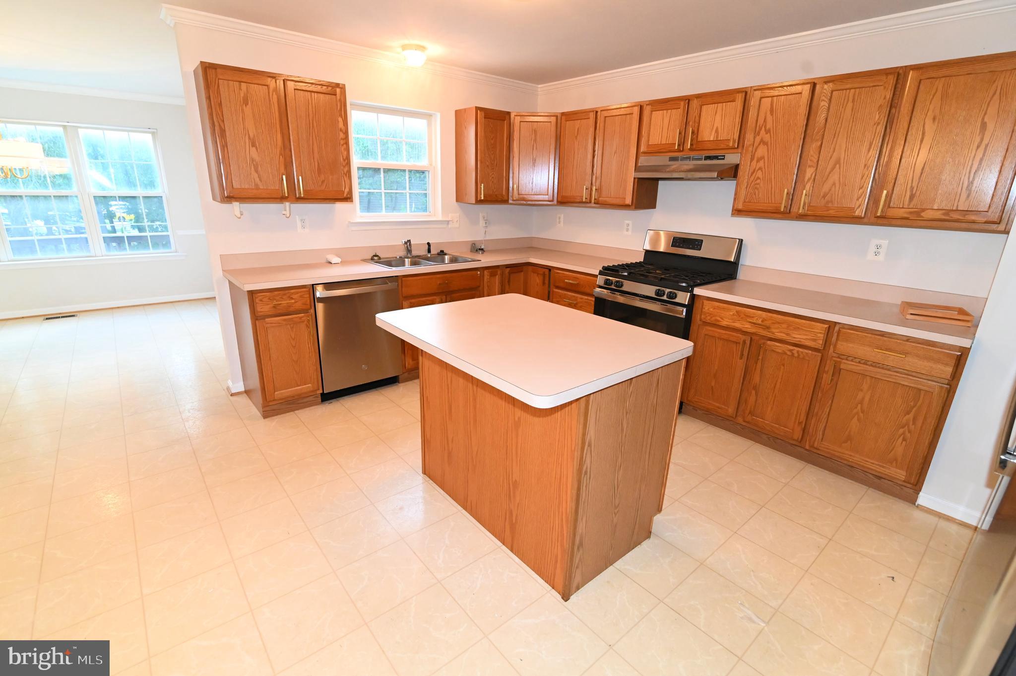 7913 HEATHERLEIGH PLACE