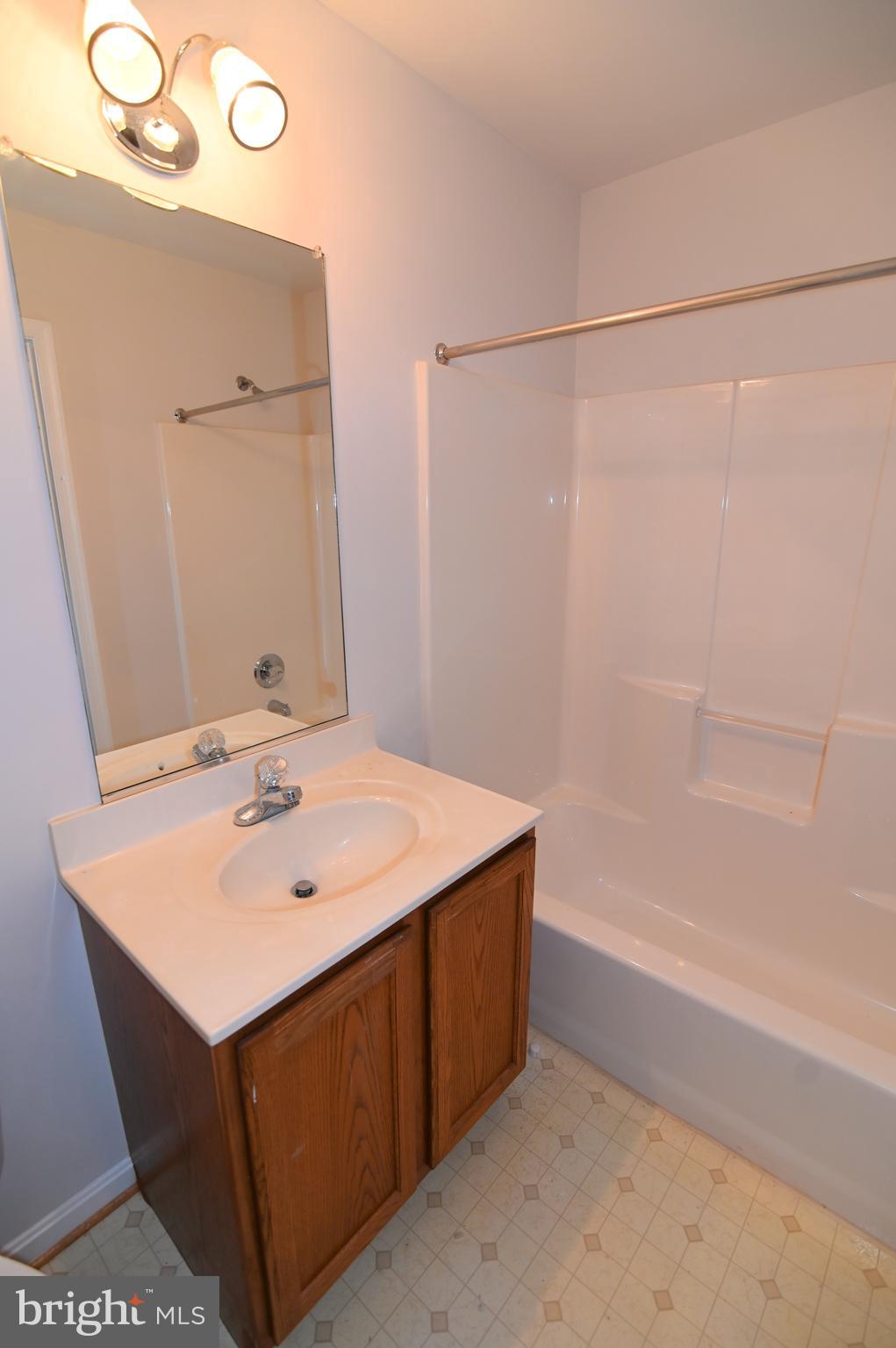 7913 HEATHERLEIGH PLACE