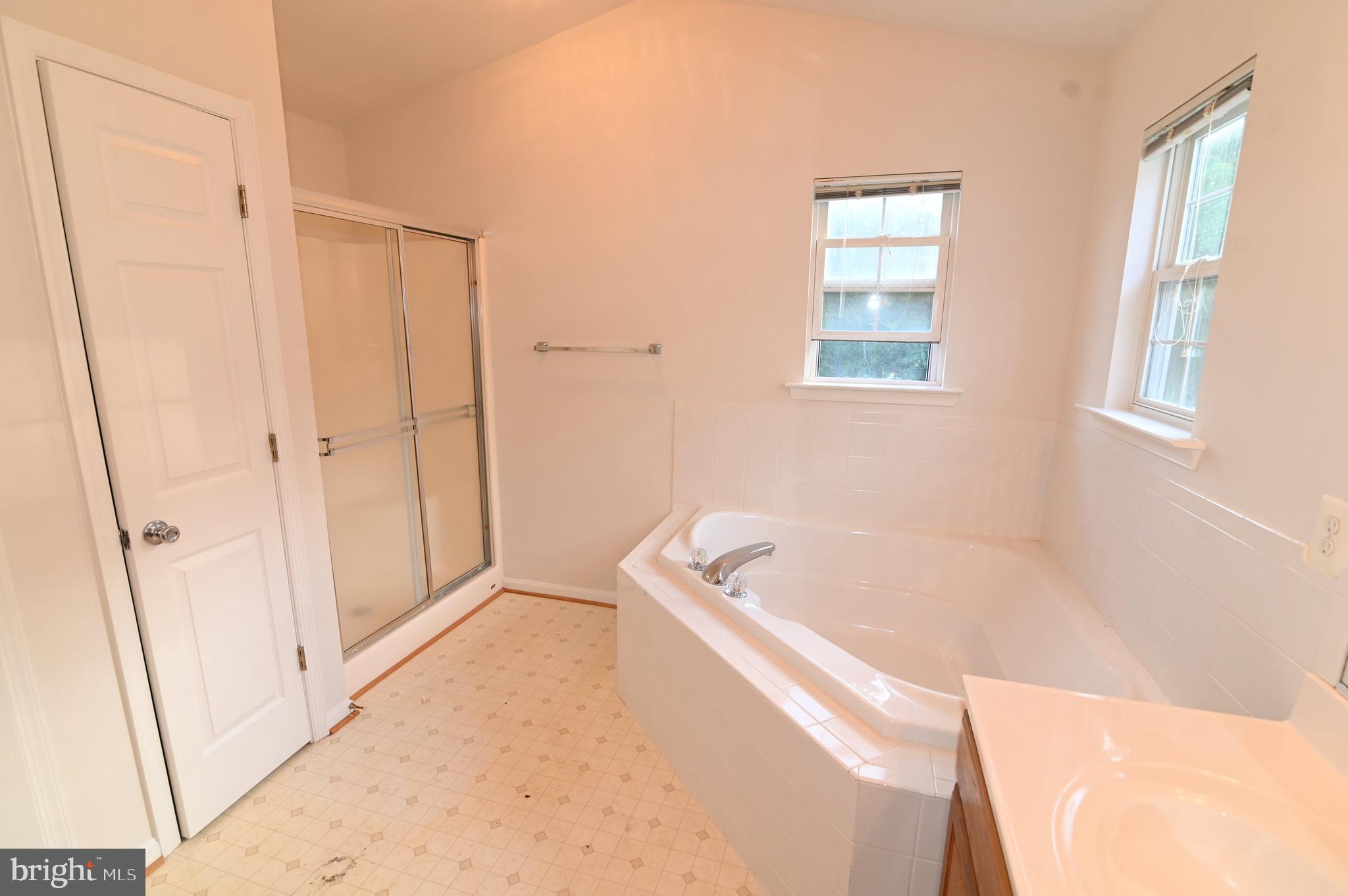 7913 HEATHERLEIGH PLACE