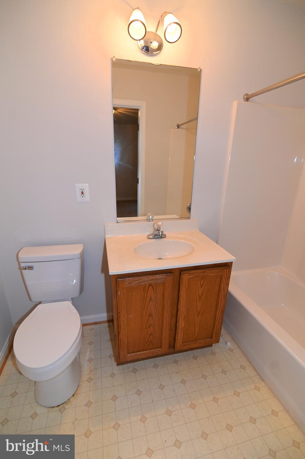 7913 HEATHERLEIGH PLACE