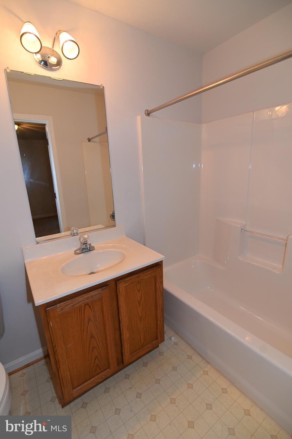 7913 HEATHERLEIGH PLACE