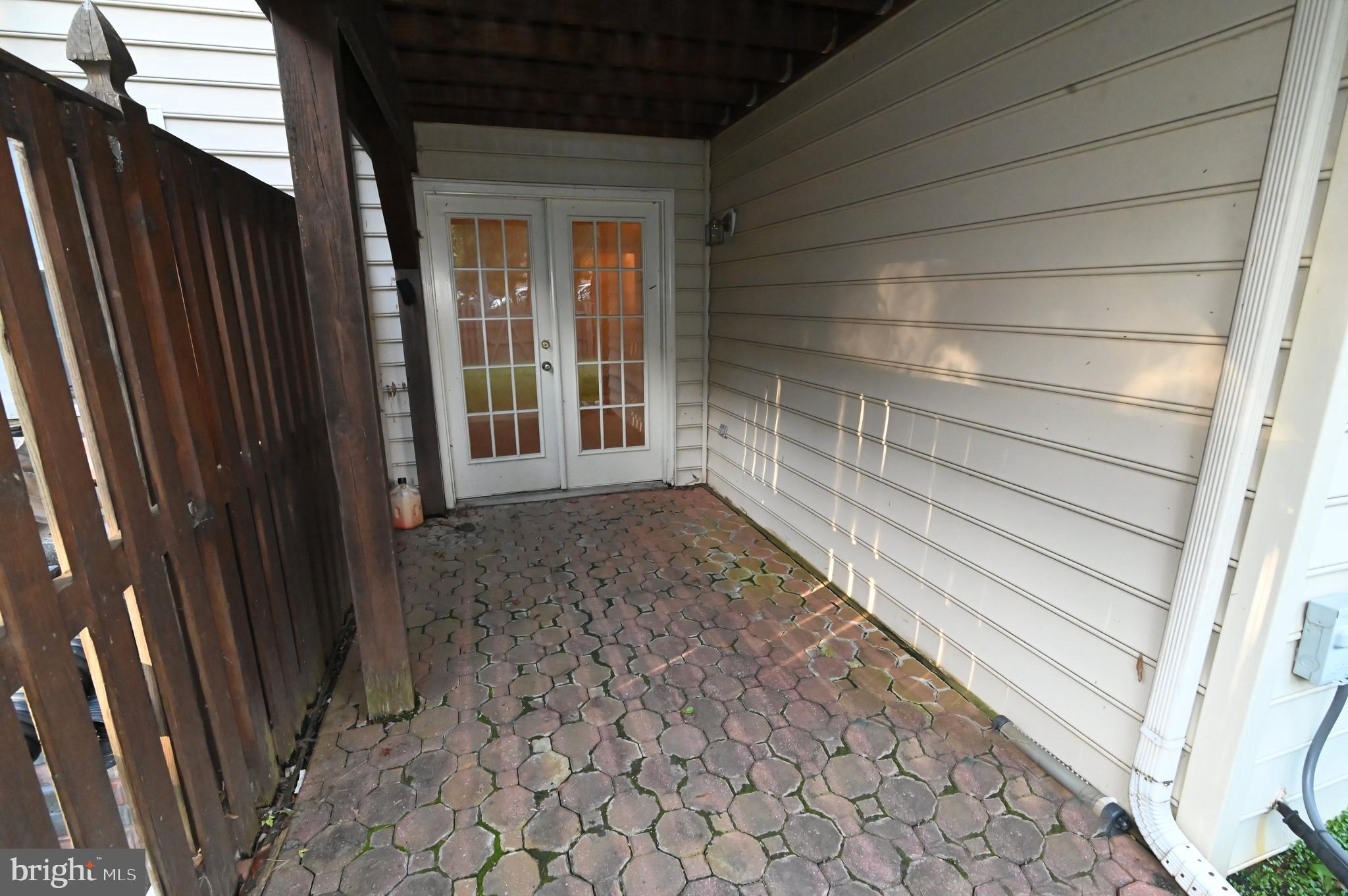 7913 HEATHERLEIGH PLACE