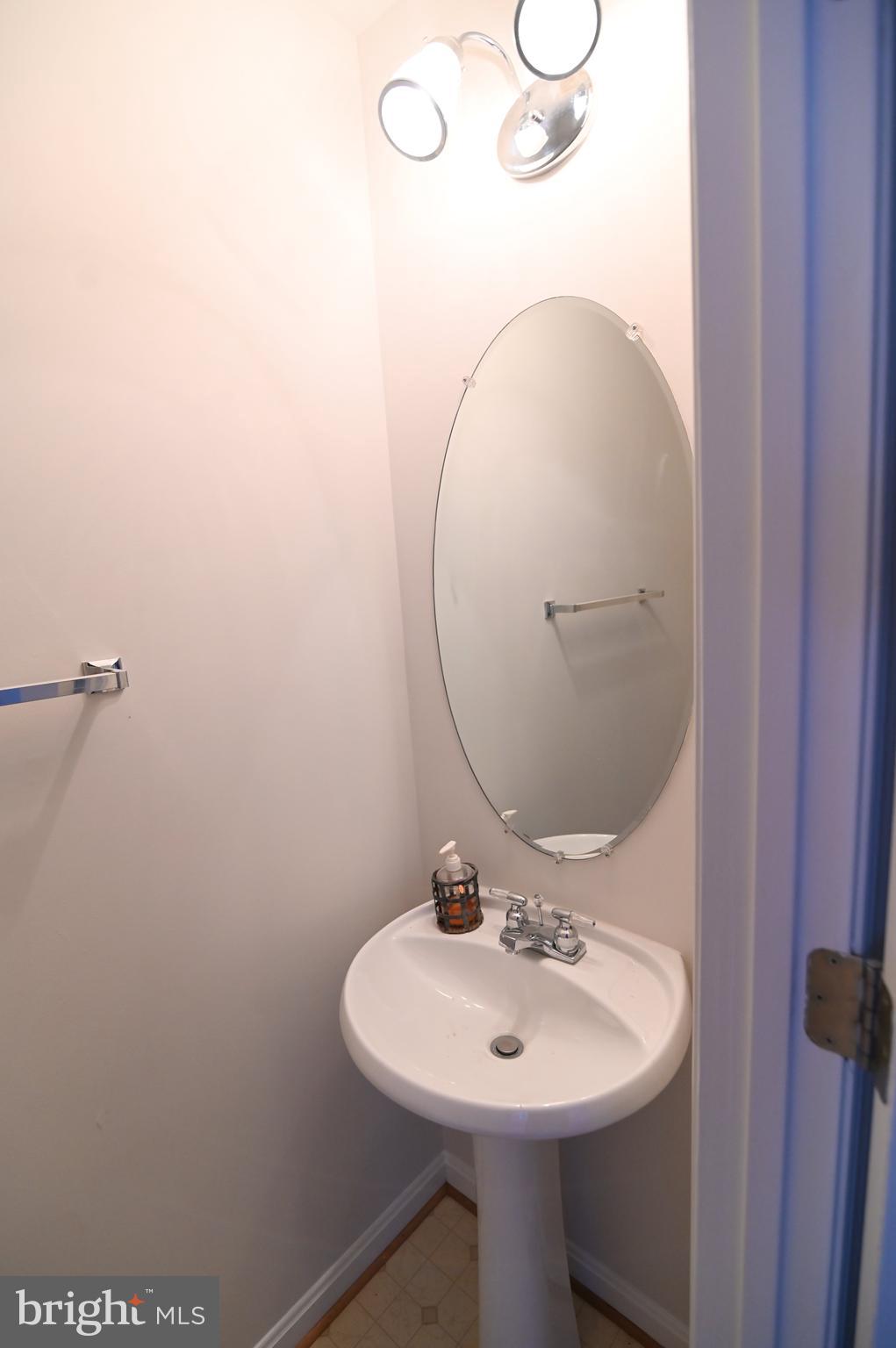 7913 HEATHERLEIGH PLACE