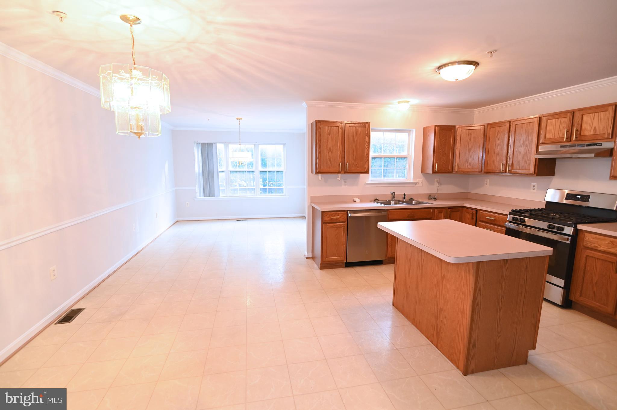 7913 HEATHERLEIGH PLACE