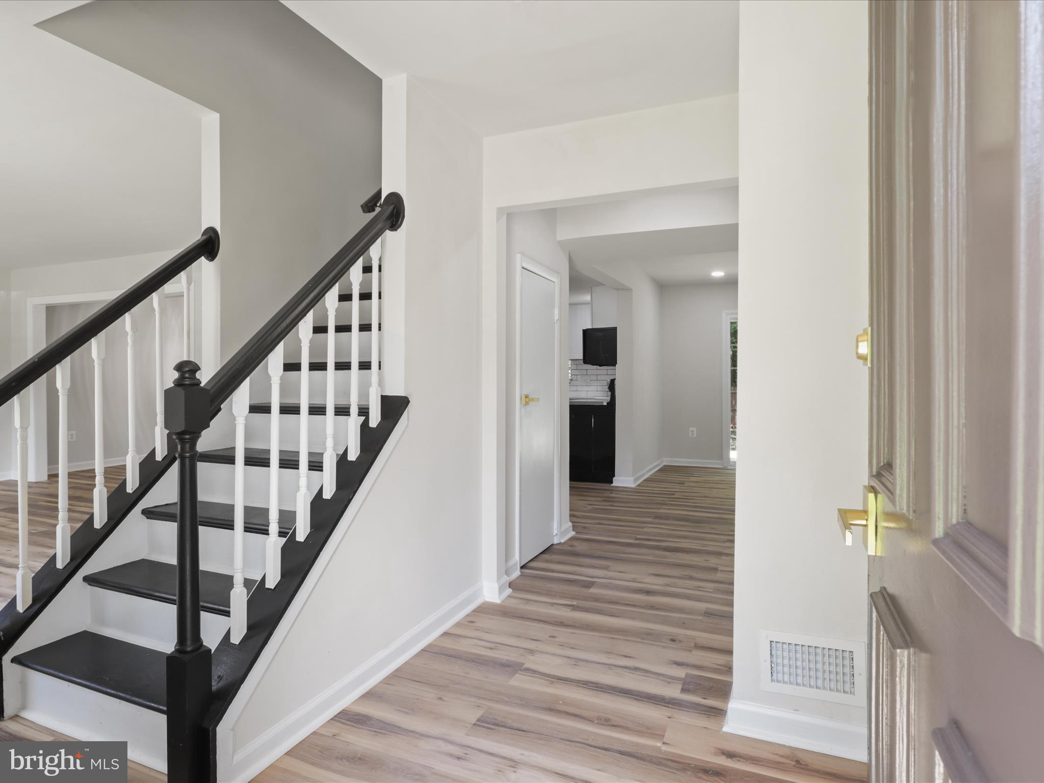 749 UNIVERSITY DRIVE