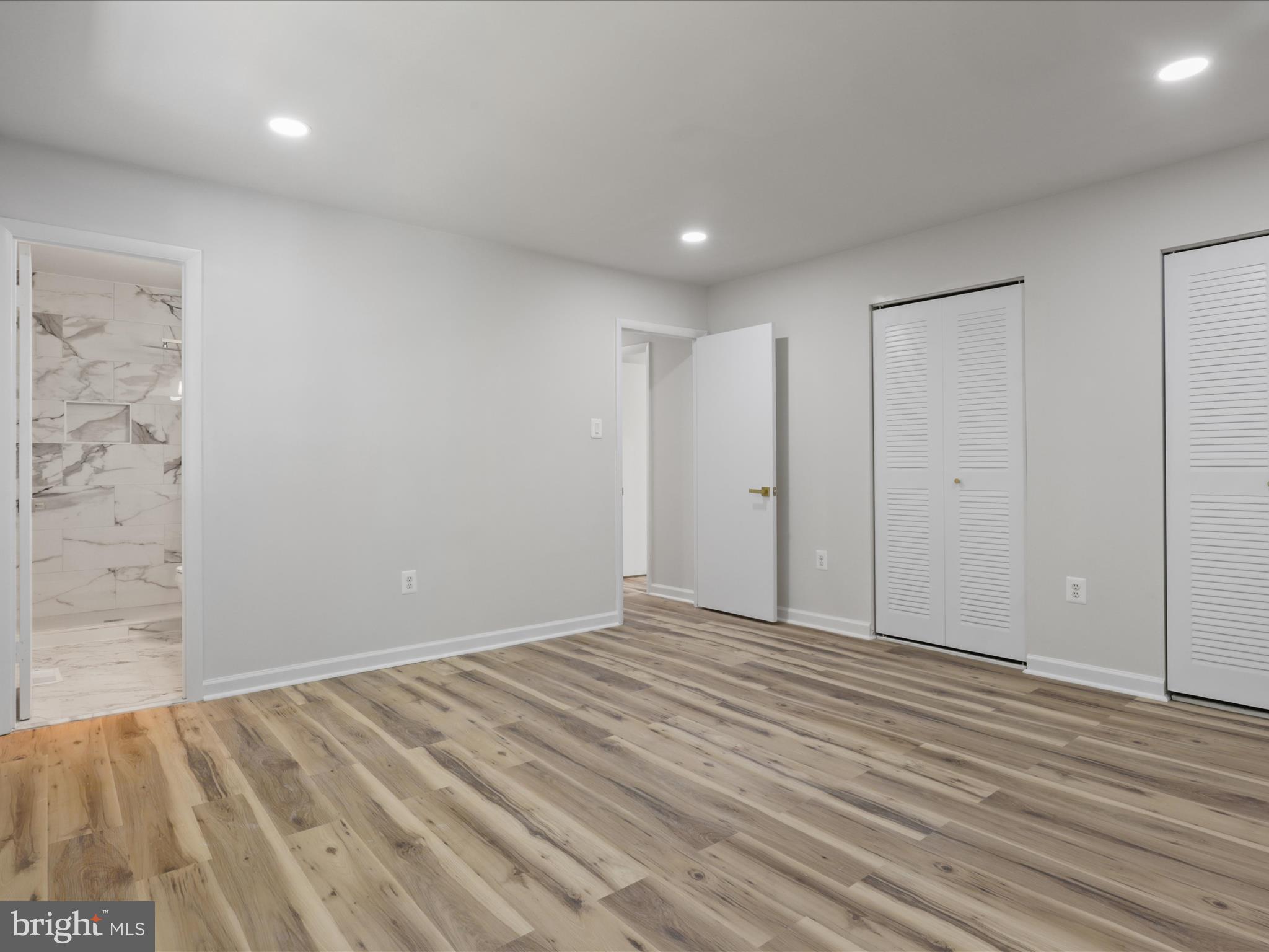 749 UNIVERSITY DRIVE