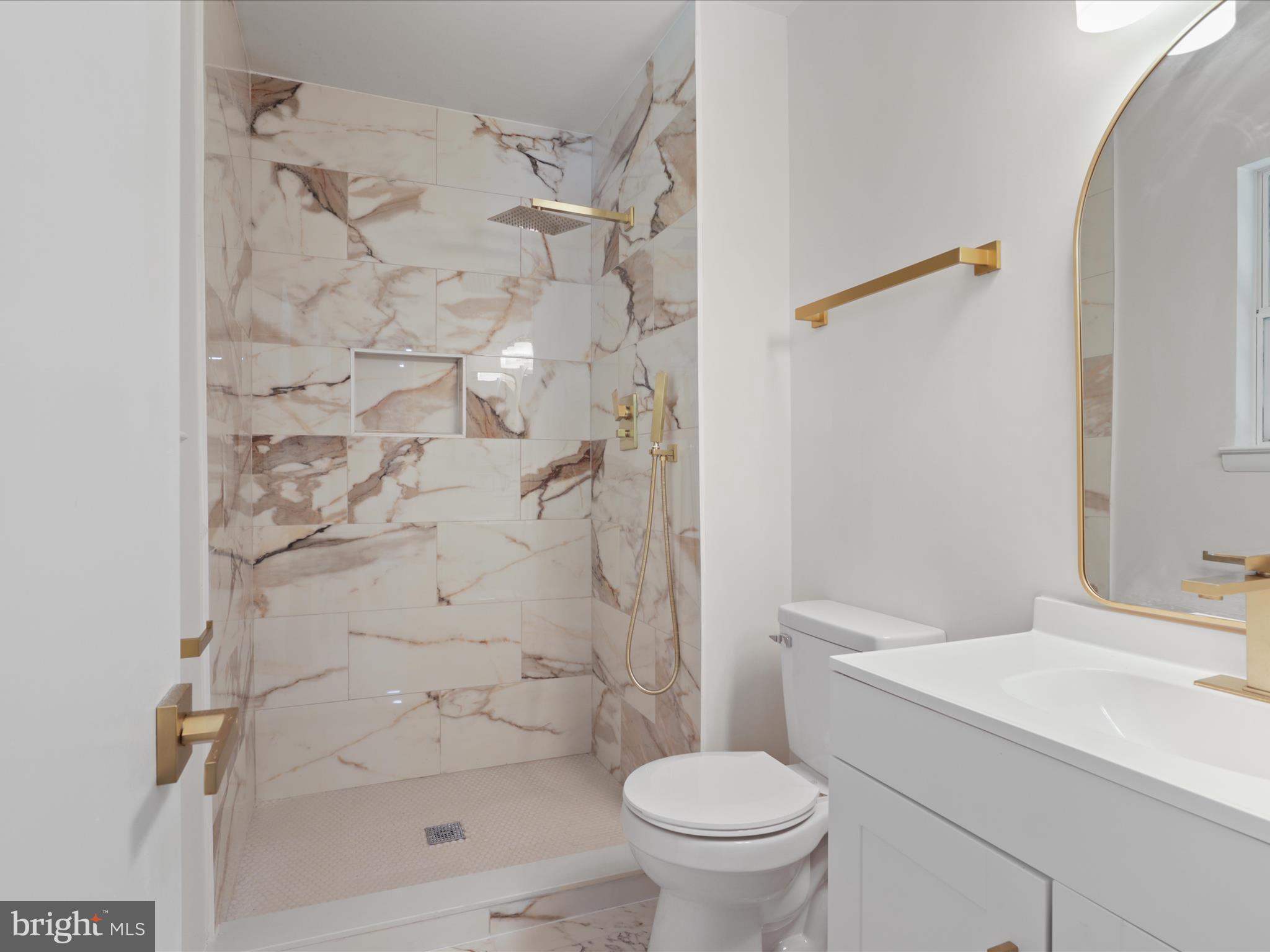 749 UNIVERSITY DRIVE