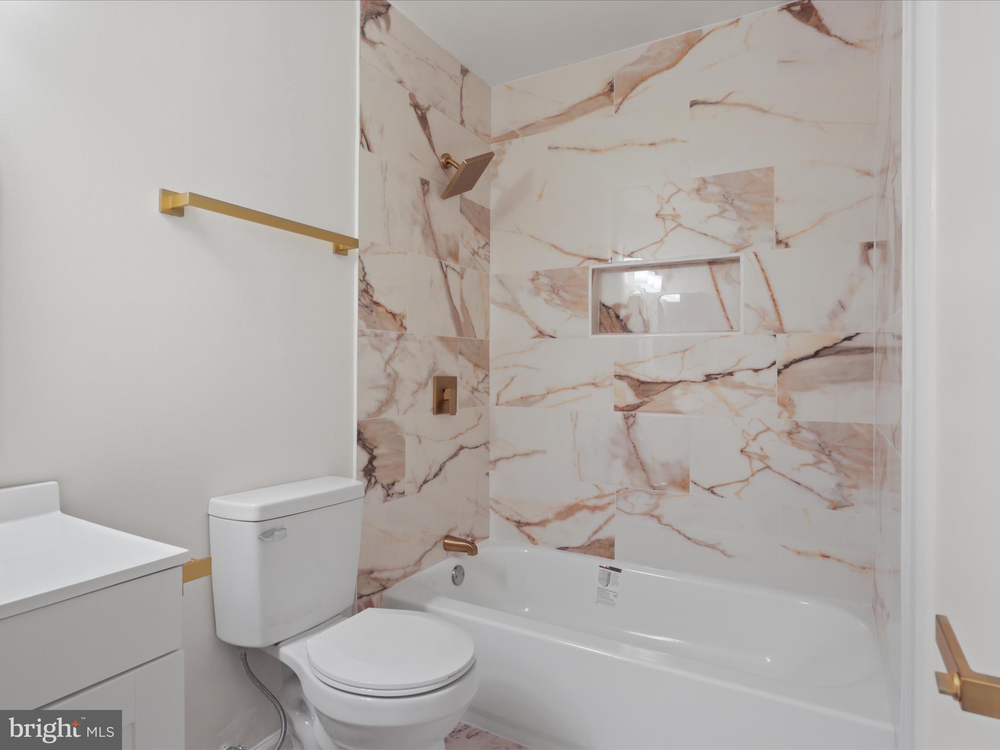 749 UNIVERSITY DRIVE