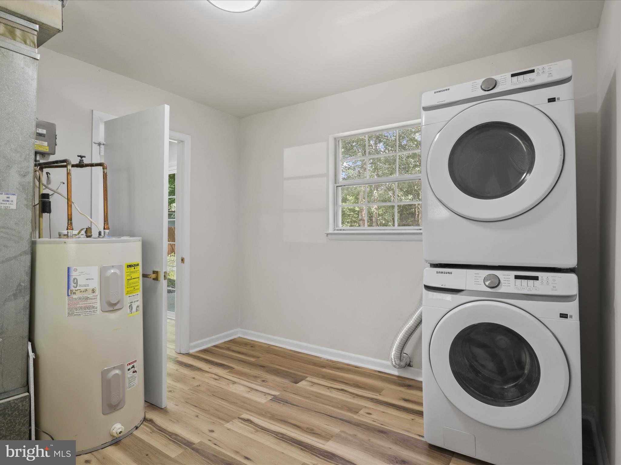 749 UNIVERSITY DRIVE