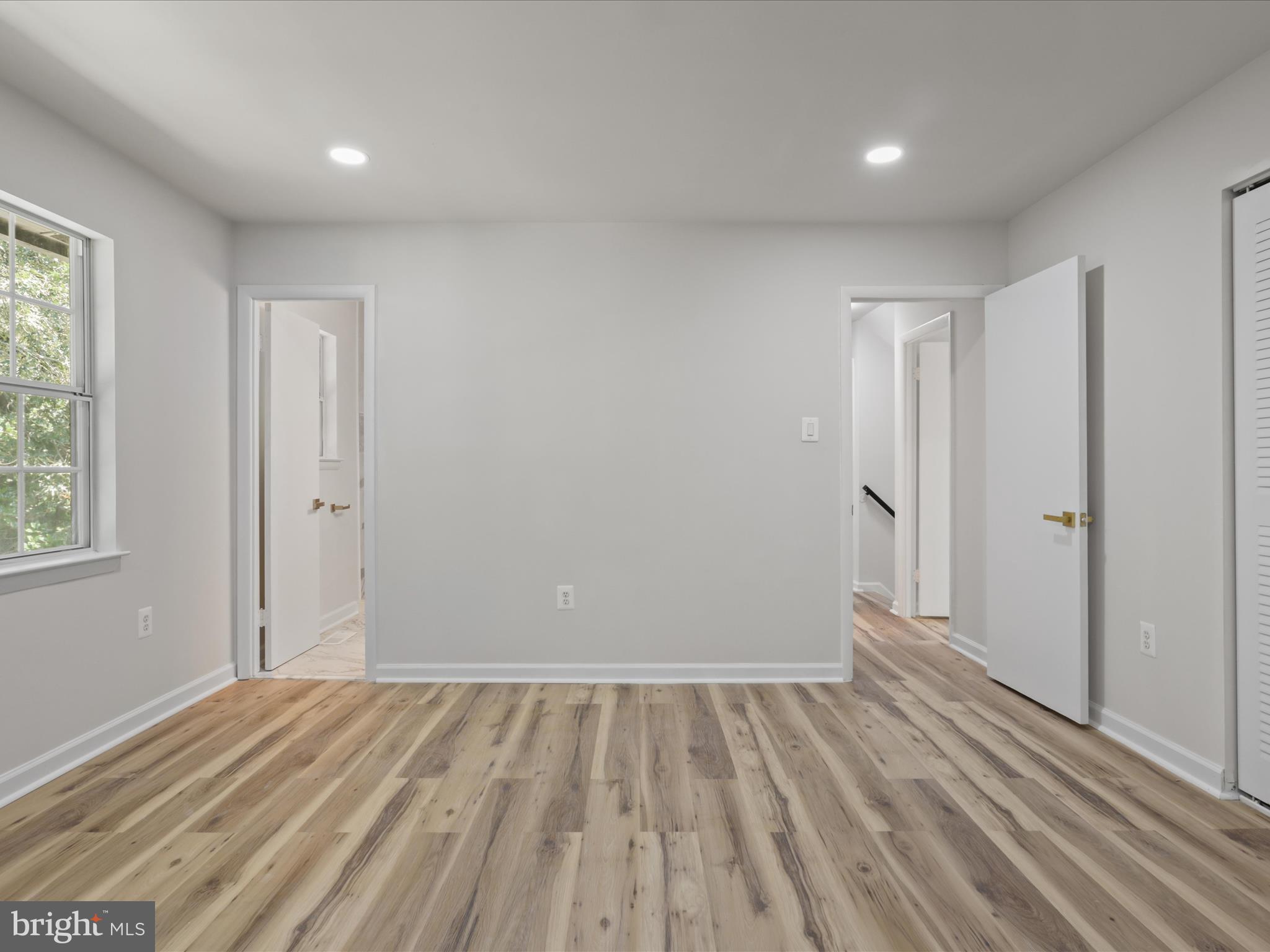 749 UNIVERSITY DRIVE