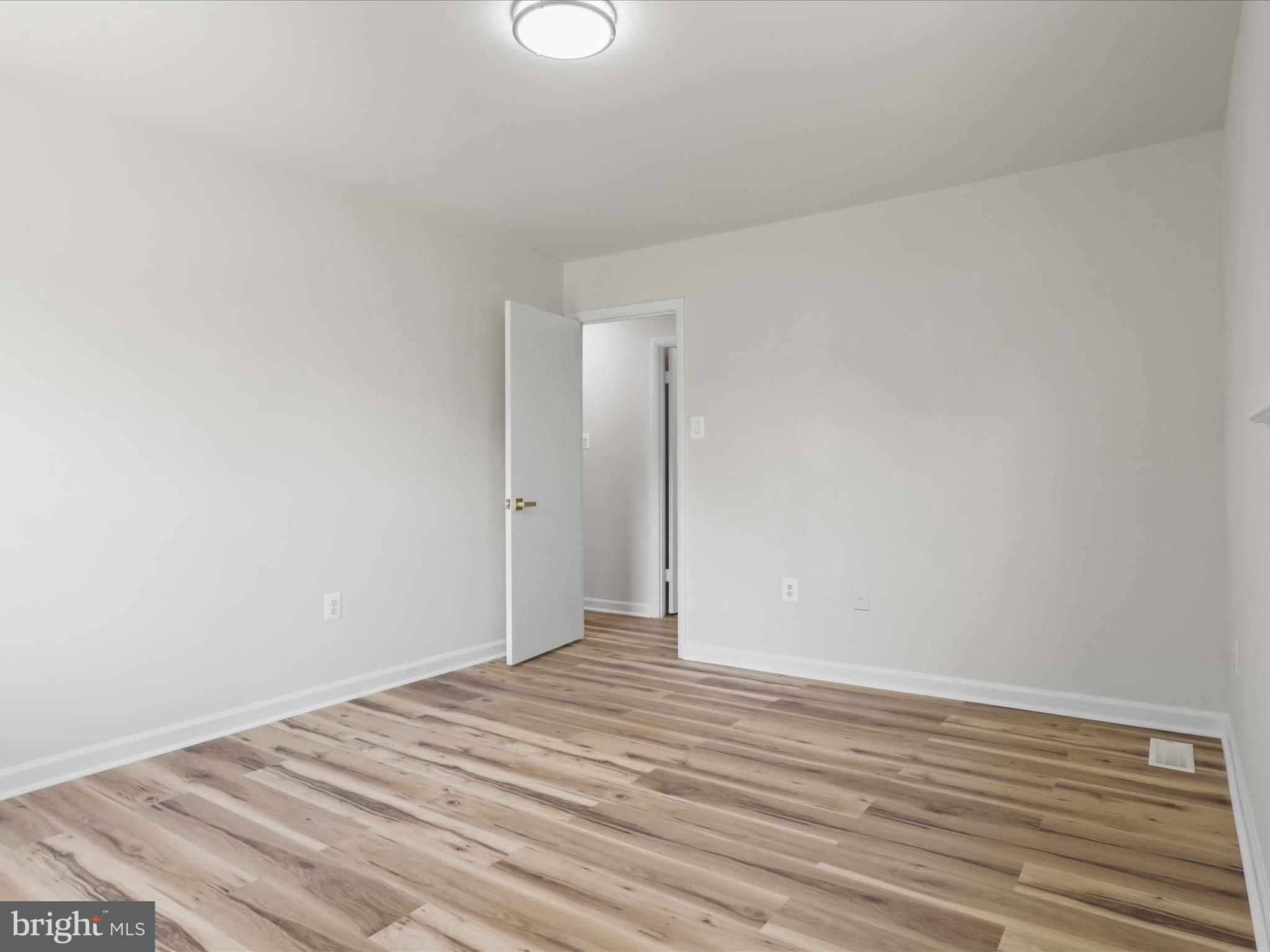 749 UNIVERSITY DRIVE