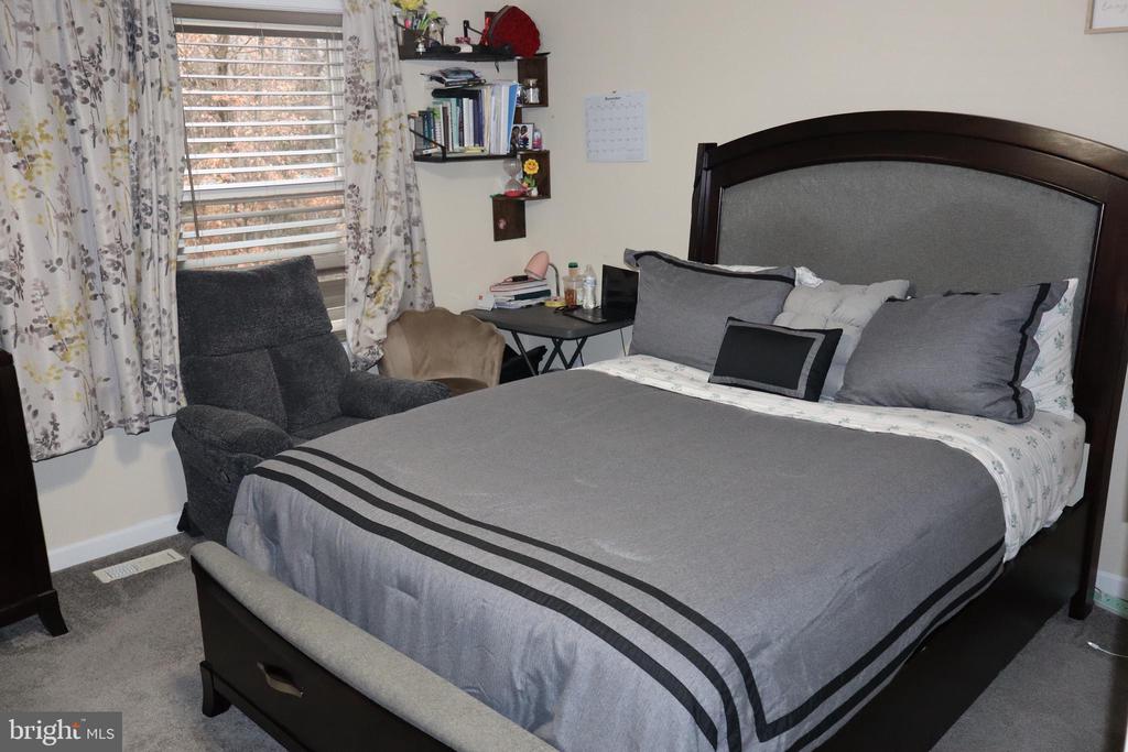 10916 BRIDLE PATH CIRCLE