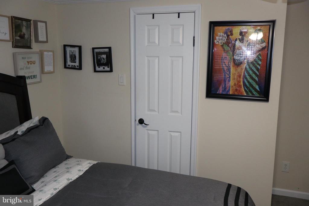 10916 BRIDLE PATH CIRCLE