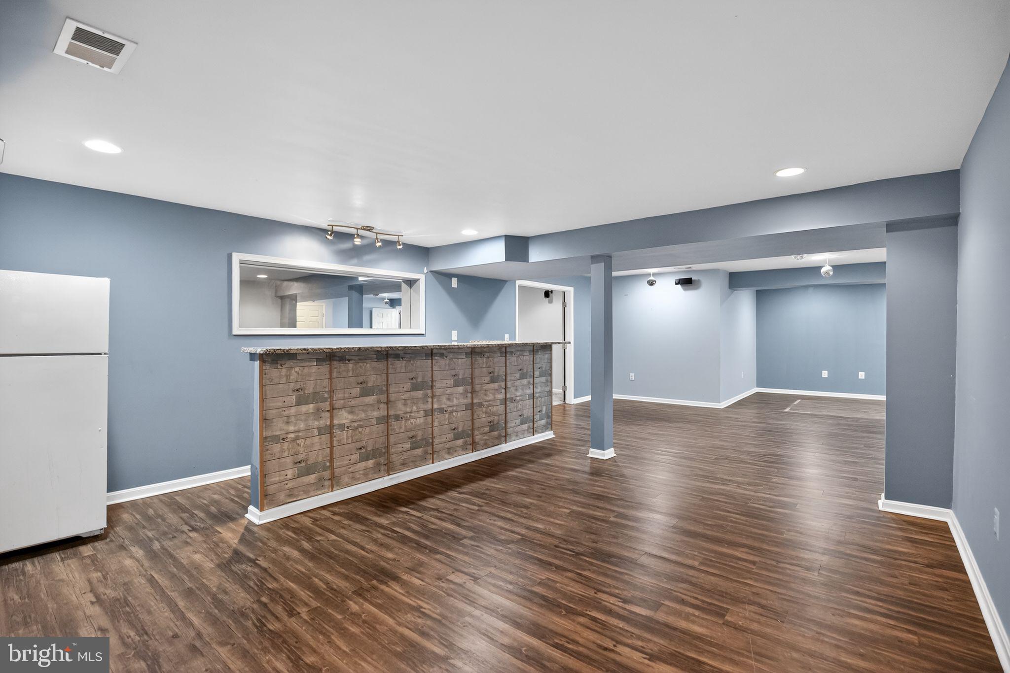 2323 SPRINGDALE LANE